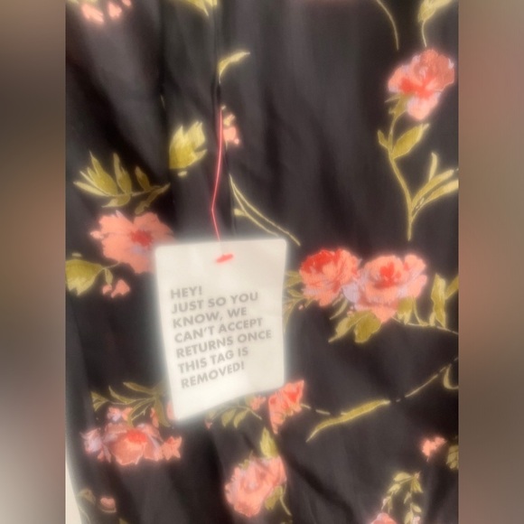 ASOS DESIGN Petite milkmaid jumpsuit in floral print - Picture 9 of 9